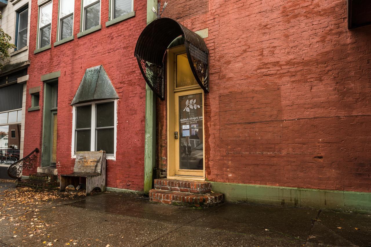 The Walnut Street Inn Bloomington Exterior photo